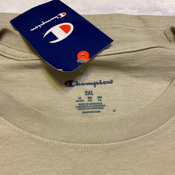 Champion T-shirt NWT - Picture 2 of 4